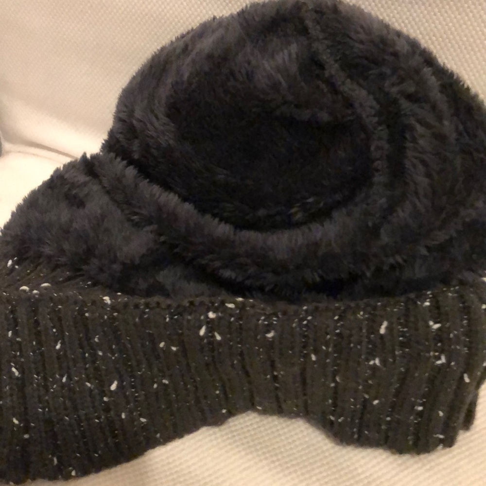 Winter hat - Picture 4 of 4